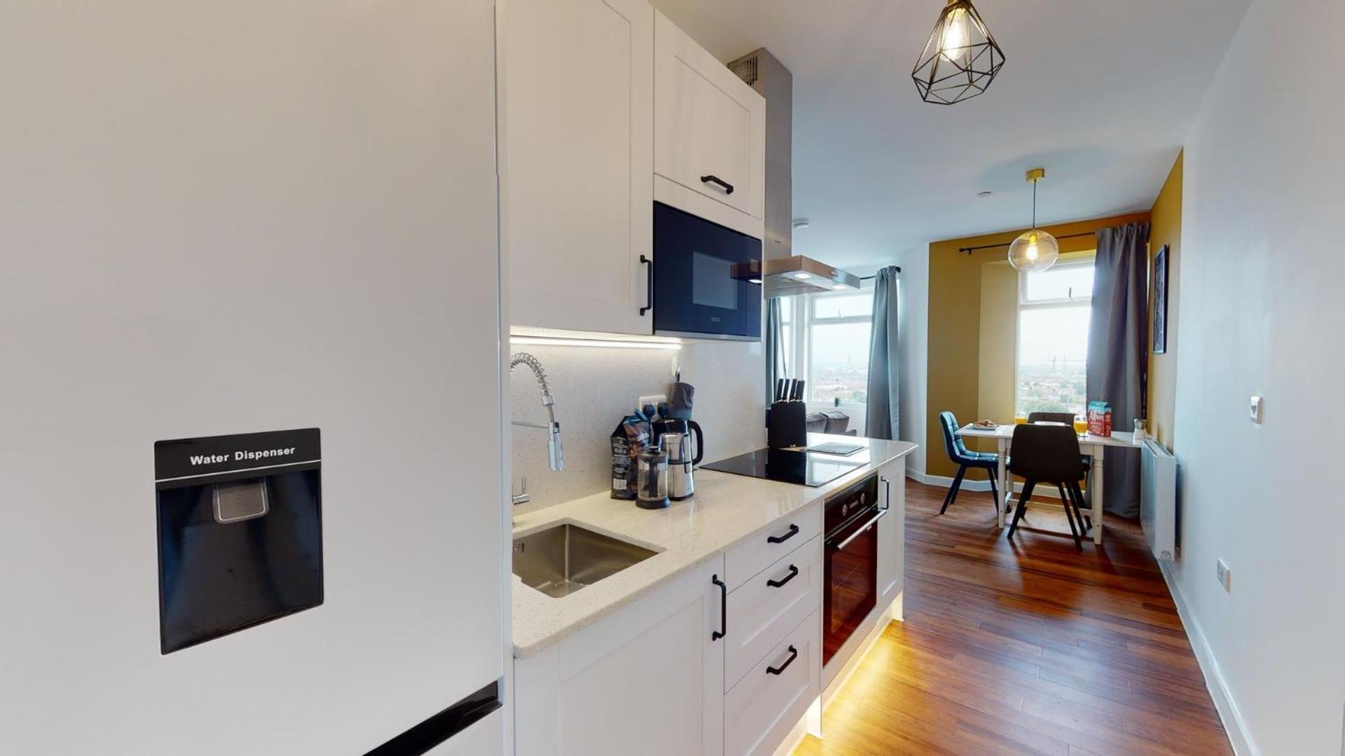 Studio Apartment With 65" Smart Tv Newport  Dış mekan fotoğraf