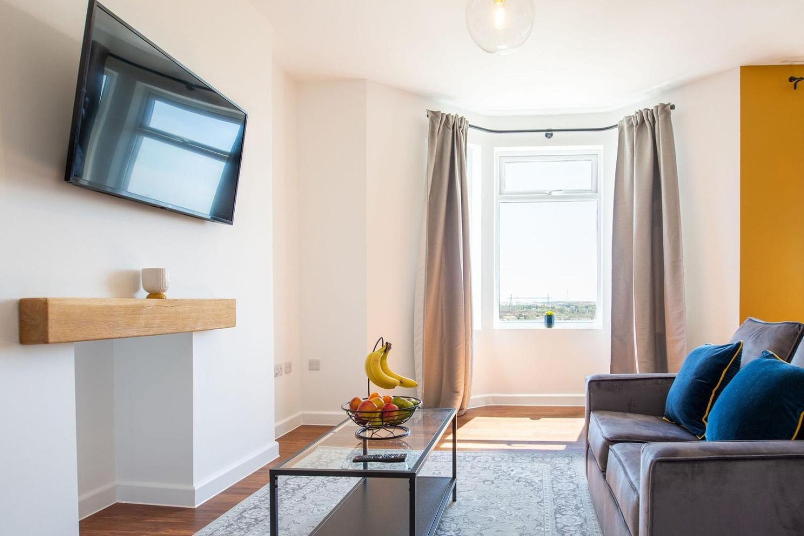 Studio Apartment With 65" Smart Tv Newport  Dış mekan fotoğraf