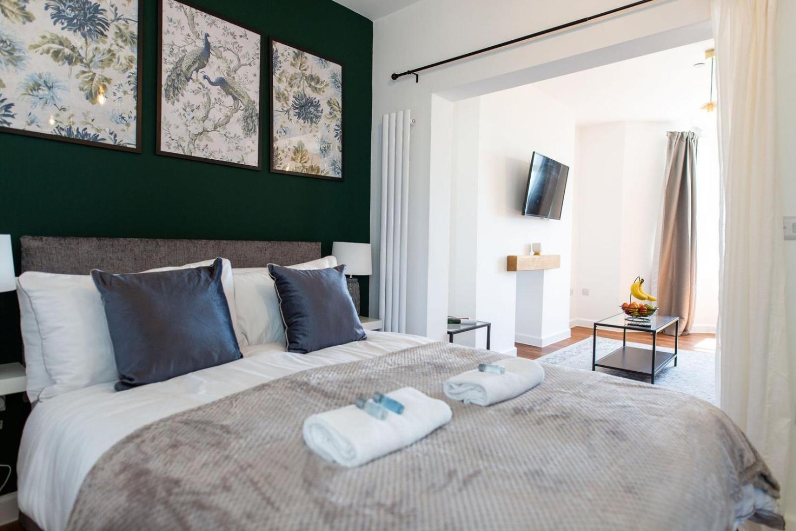 Studio Apartment With 65" Smart Tv Newport  Dış mekan fotoğraf