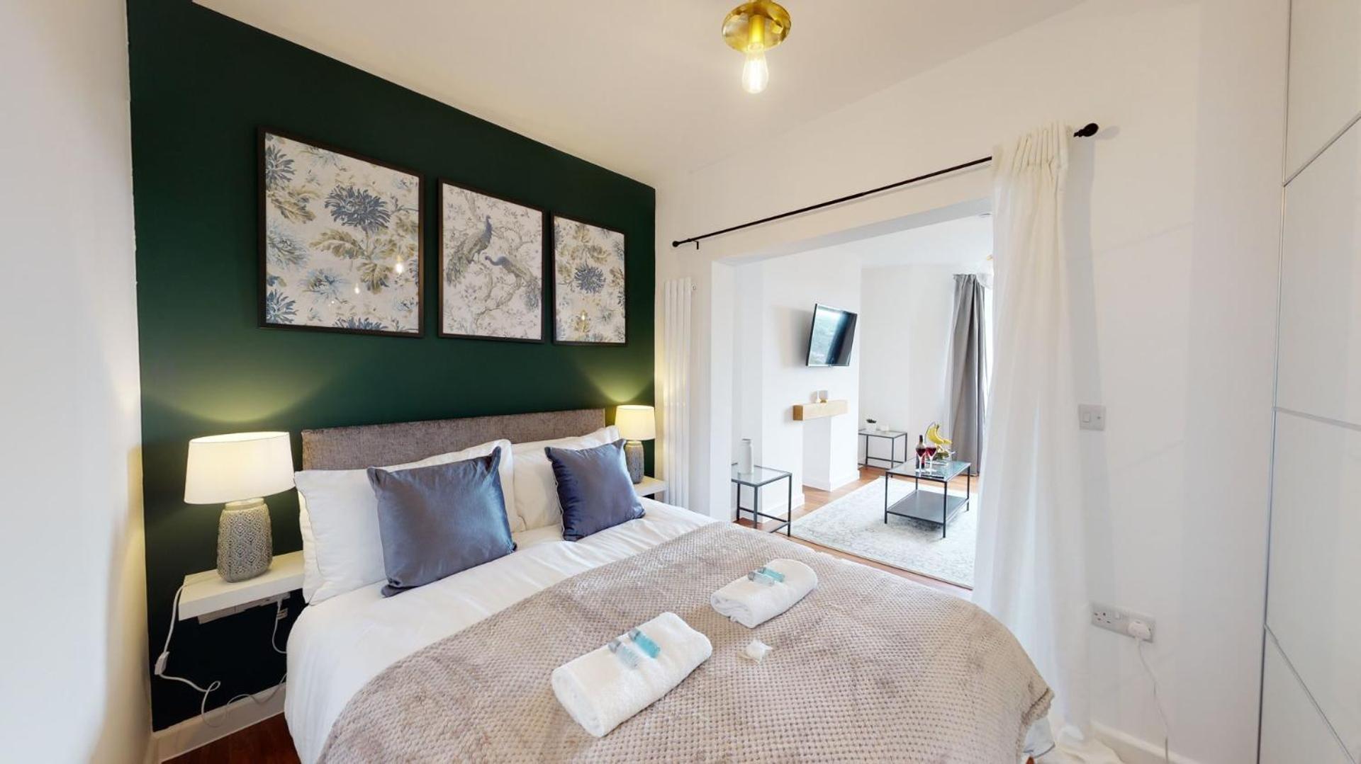 Studio Apartment With 65" Smart Tv Newport  Dış mekan fotoğraf