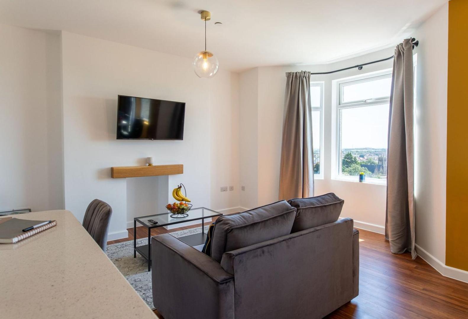Studio Apartment With 65" Smart Tv Newport  Dış mekan fotoğraf