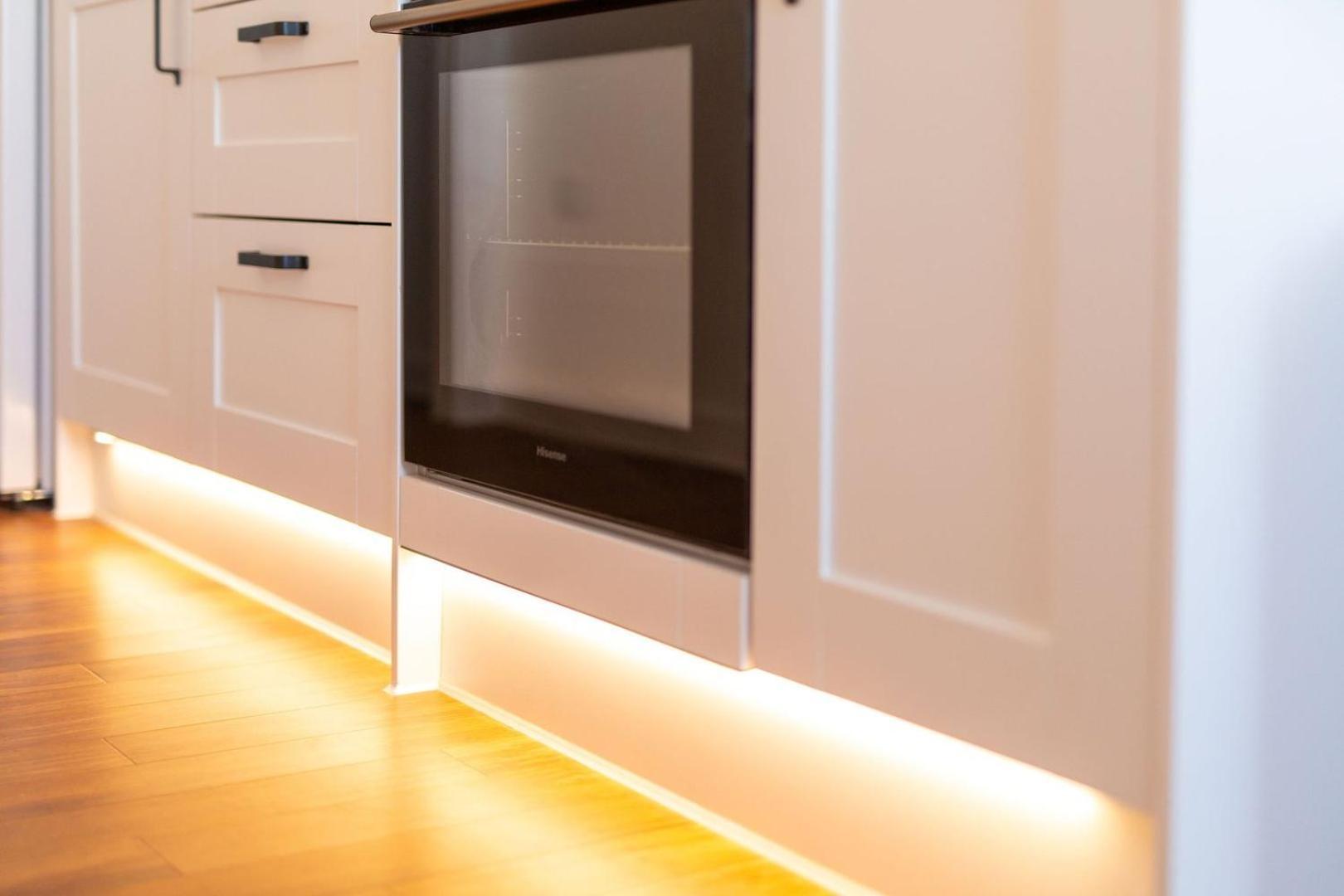 Studio Apartment With 65" Smart Tv Newport  Dış mekan fotoğraf