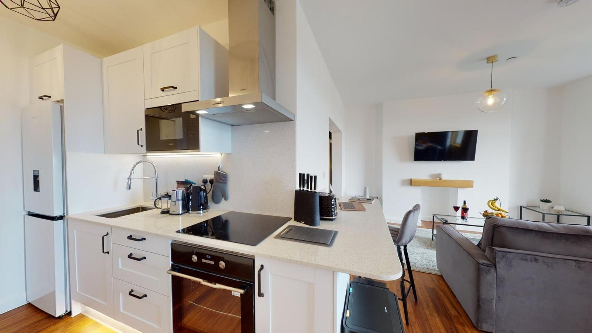 Studio Apartment With 65" Smart Tv Newport  Dış mekan fotoğraf