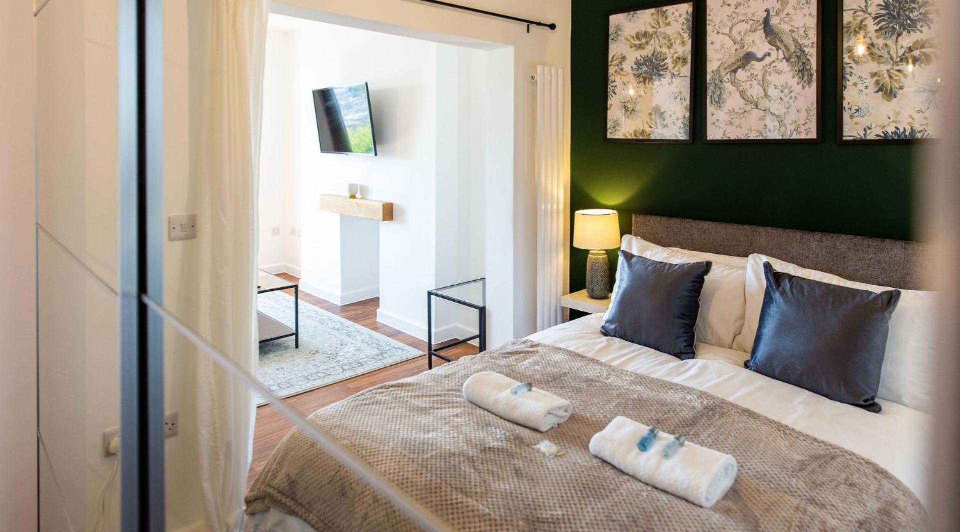 Studio Apartment With 65" Smart Tv Newport  Dış mekan fotoğraf